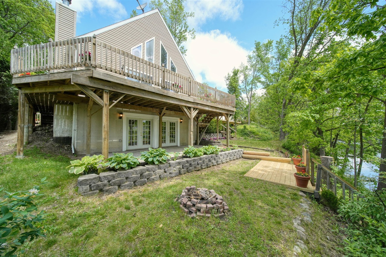 10771 Woodbrook Drive Property Photo 2