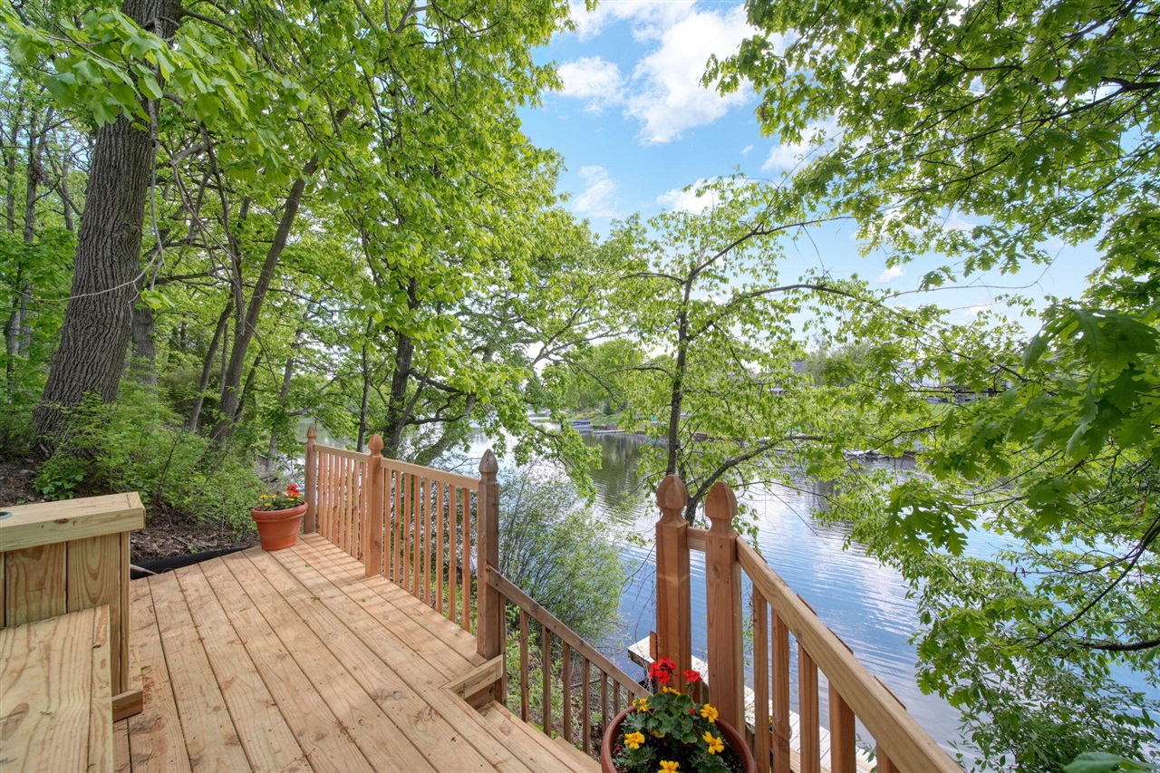 10771 Woodbrook Drive Property Photo 3