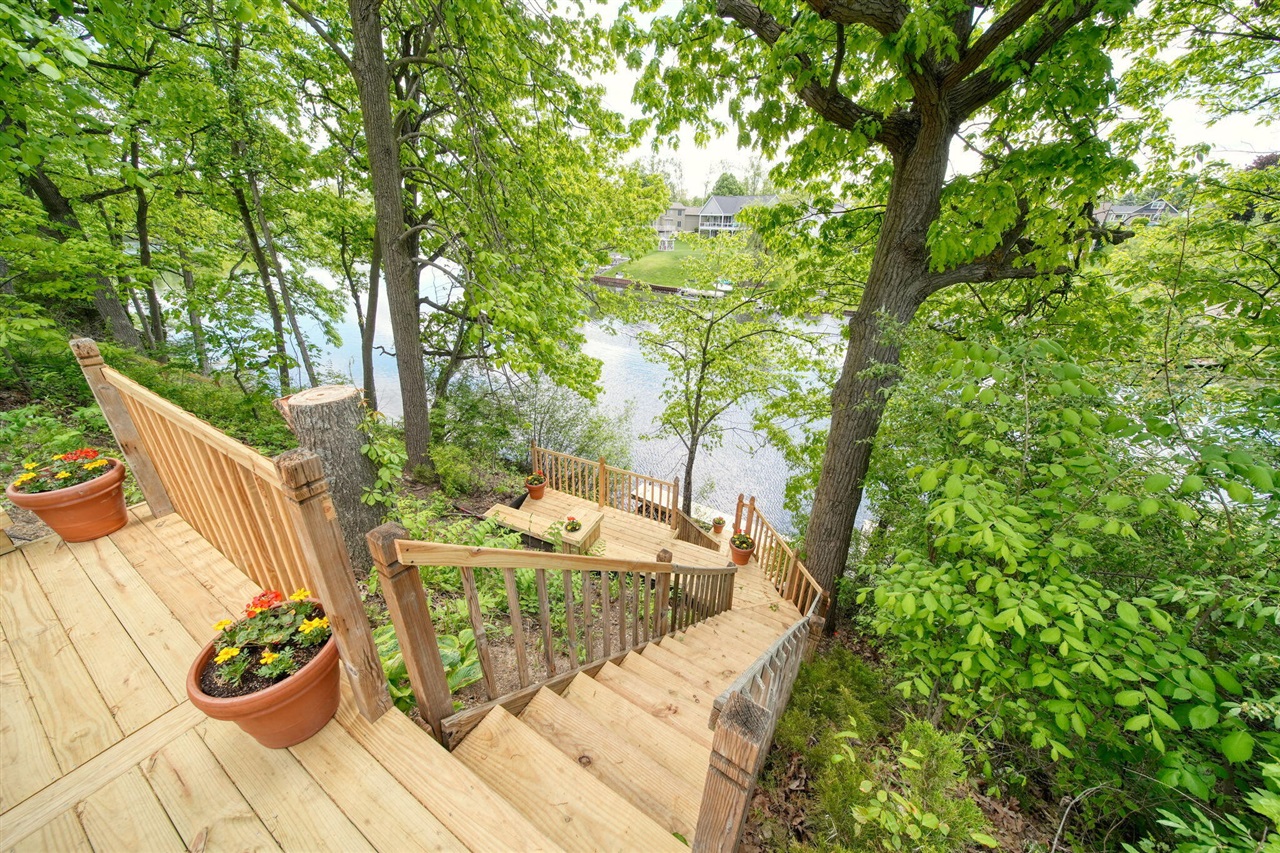10771 Woodbrook Drive Property Photo 6
