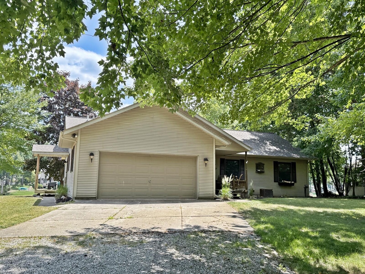8917 Longview Drive Property Photo 3