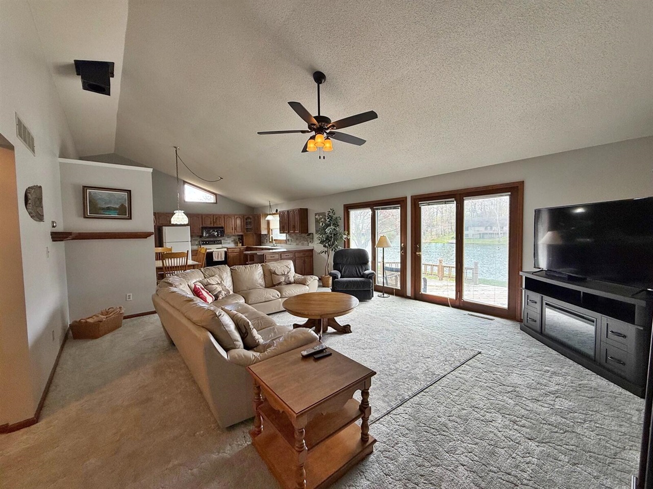 8917 Longview Drive Property Photo 7
