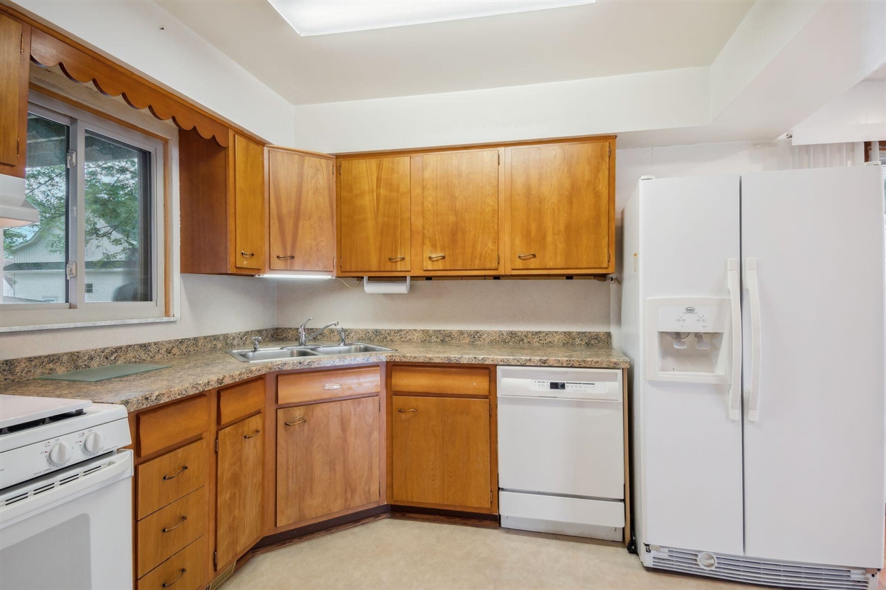 2973 Round Lake Highway Property Photo 5