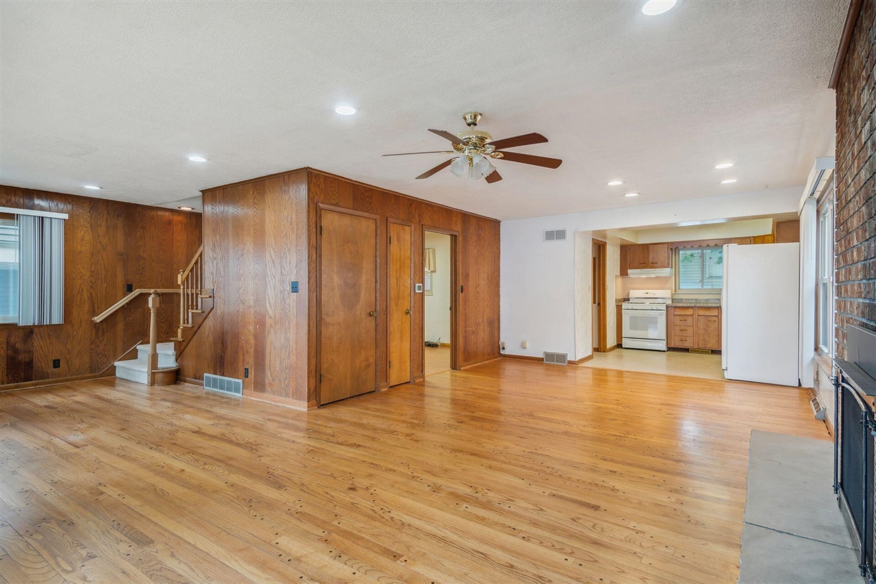 2973 Round Lake Highway Property Photo 8
