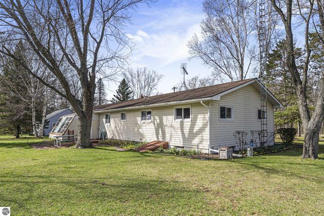 1970 E M 115 Property Photo 6