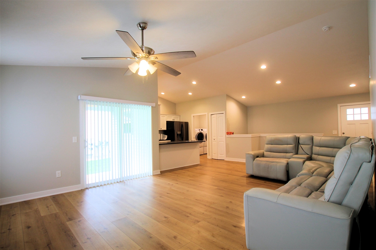 7241 Glendora Lane Property Photo 6