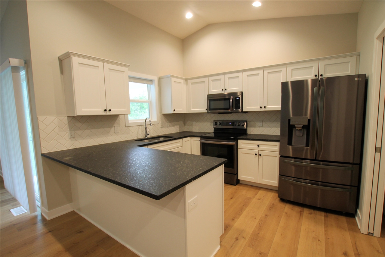 7241 Glendora Lane Property Photo 9