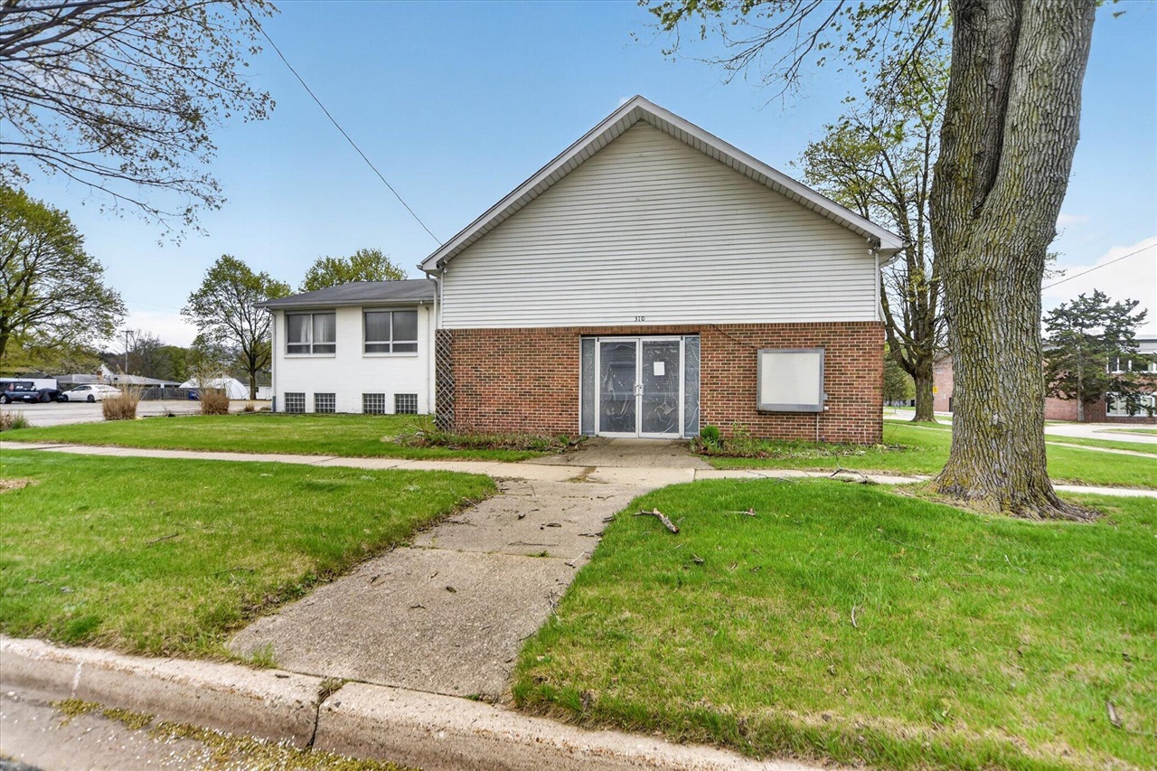 310 E Green Street Property Photo 1