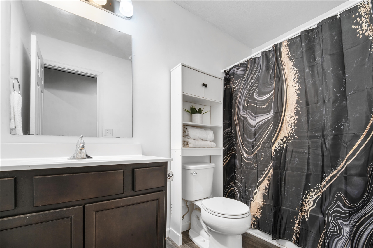 1015 Point Way Property Photo 15