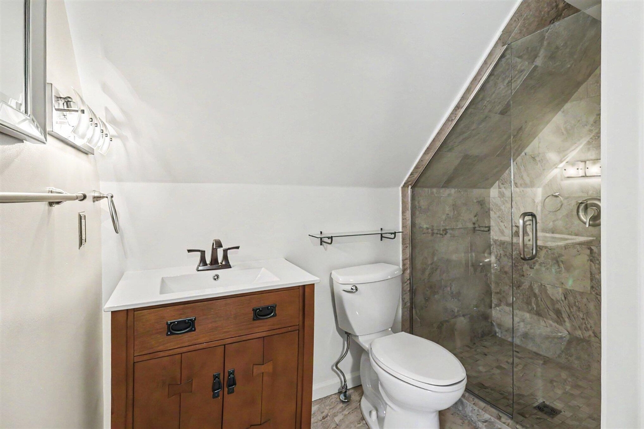 303 S Courtland Street Property Photo 43