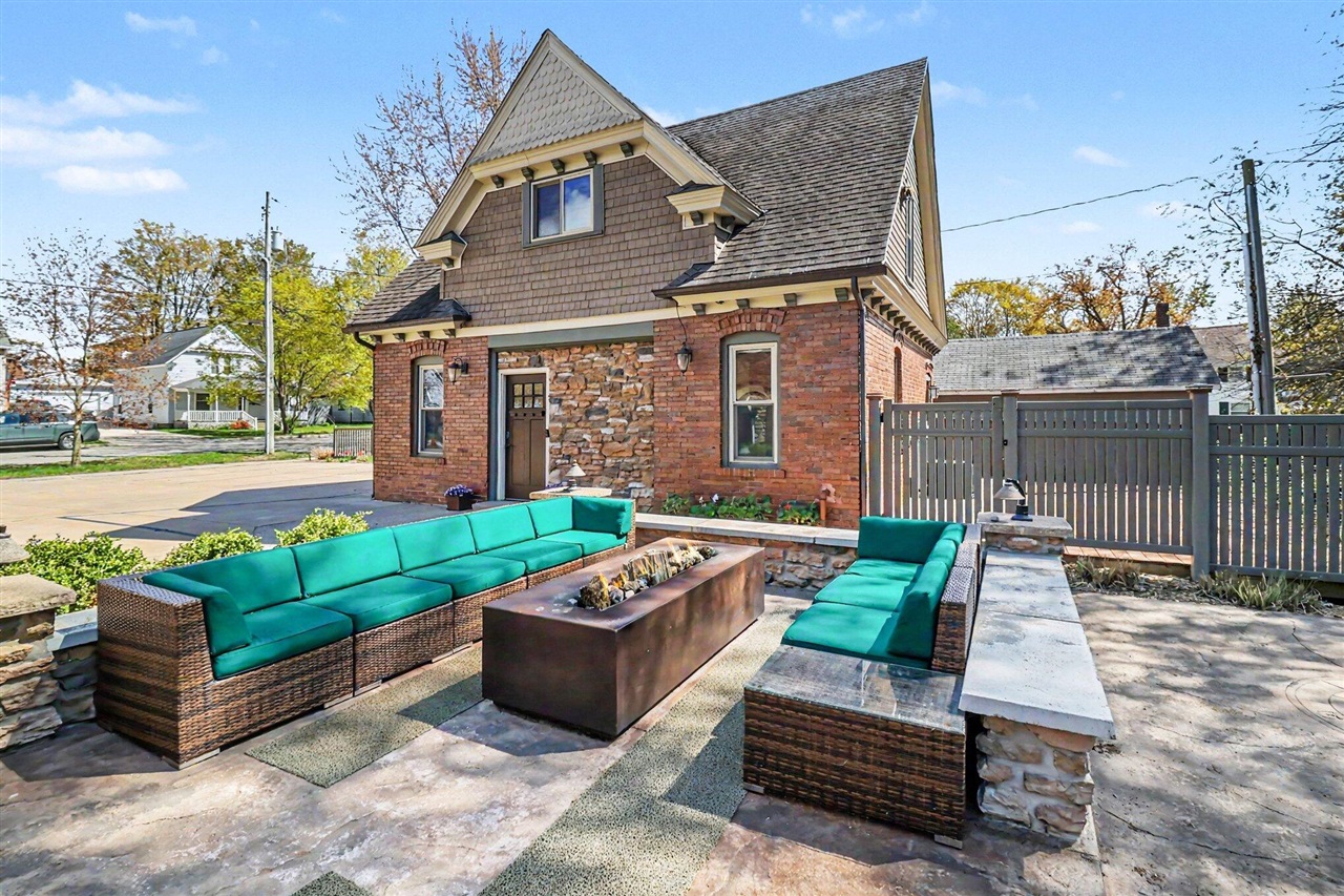 303 S Courtland Street Property Photo 67