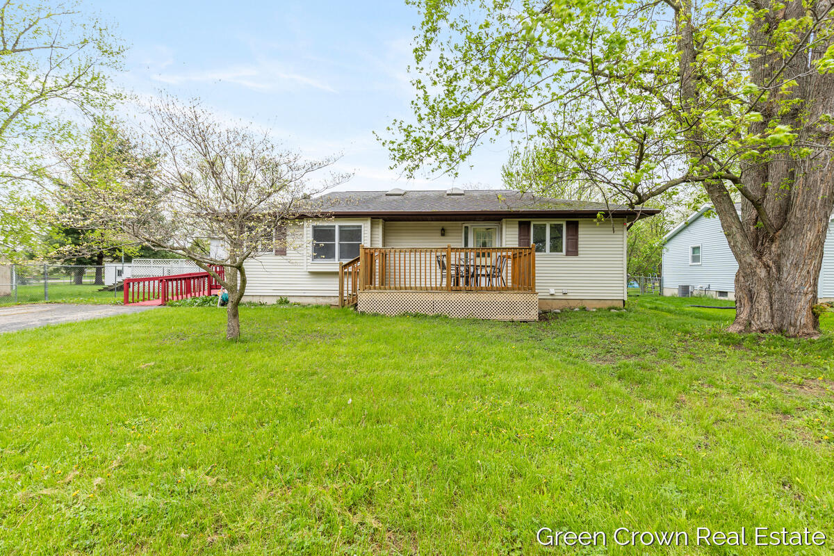 4982 Wilcox Road Property Photo 1