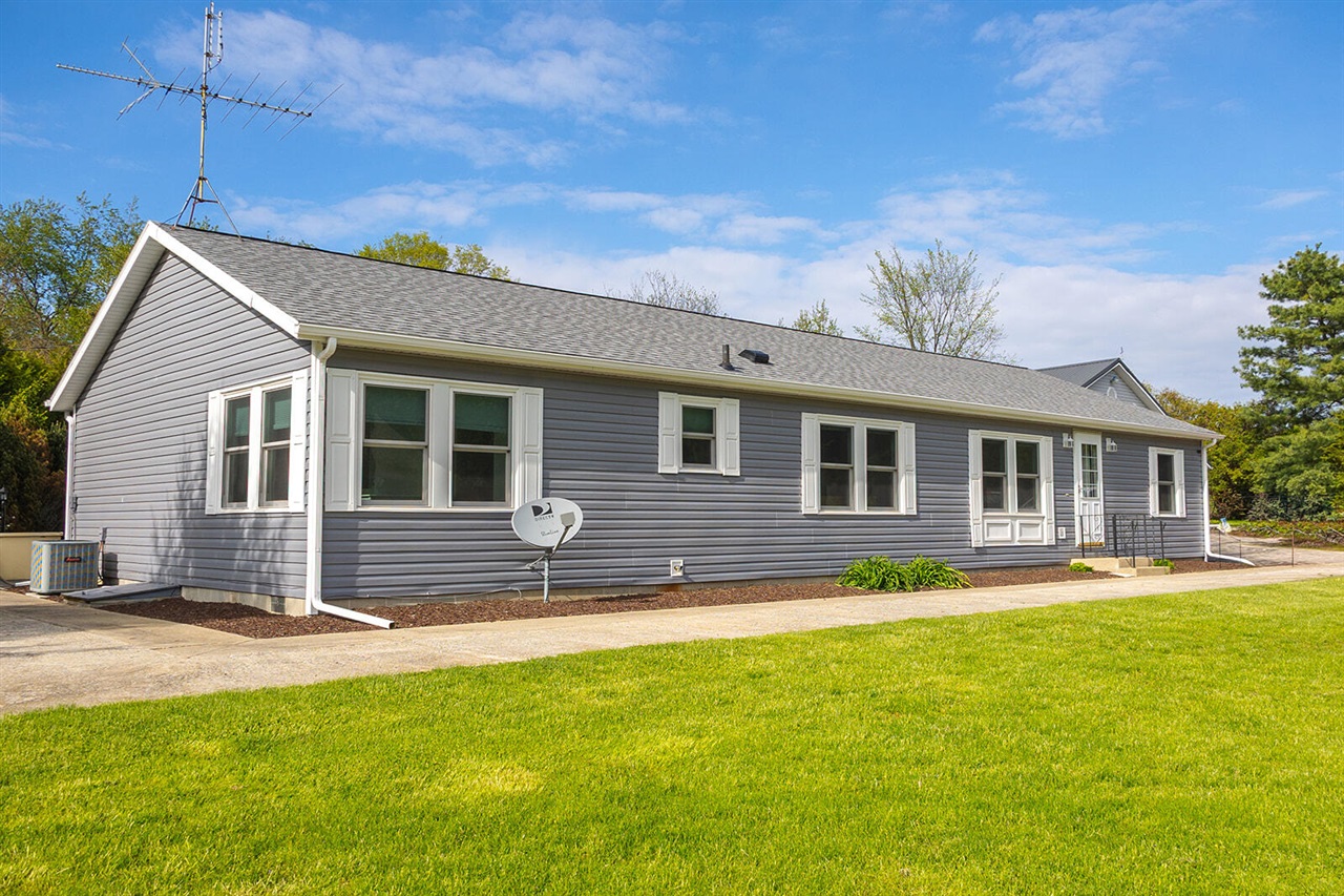 5251 Spring Creek Road Property Photo 2