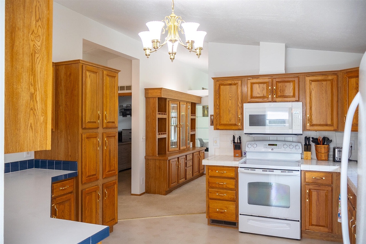 5251 Spring Creek Road Property Photo 5