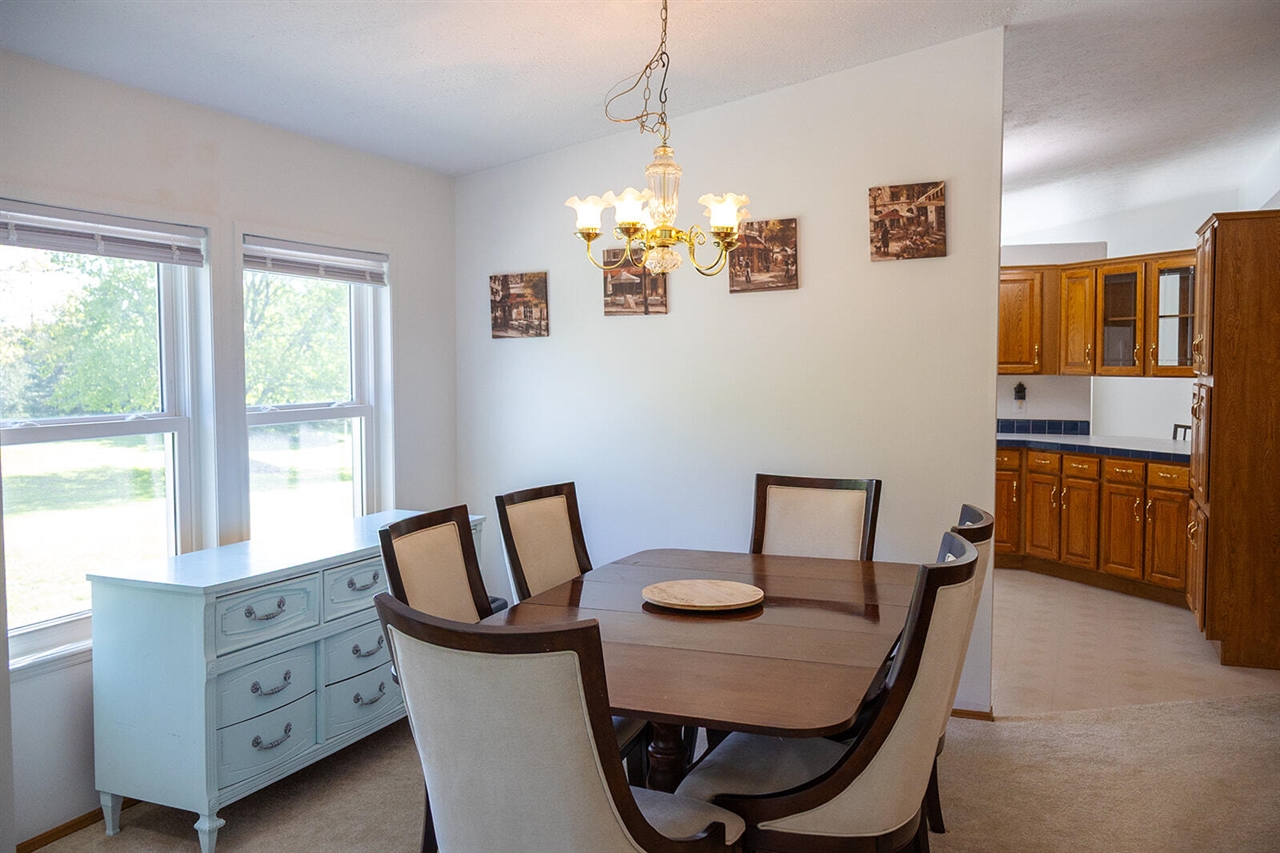 5251 Spring Creek Road Property Photo 6