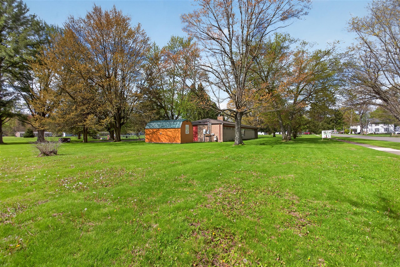 227 E State Street Property Photo 1