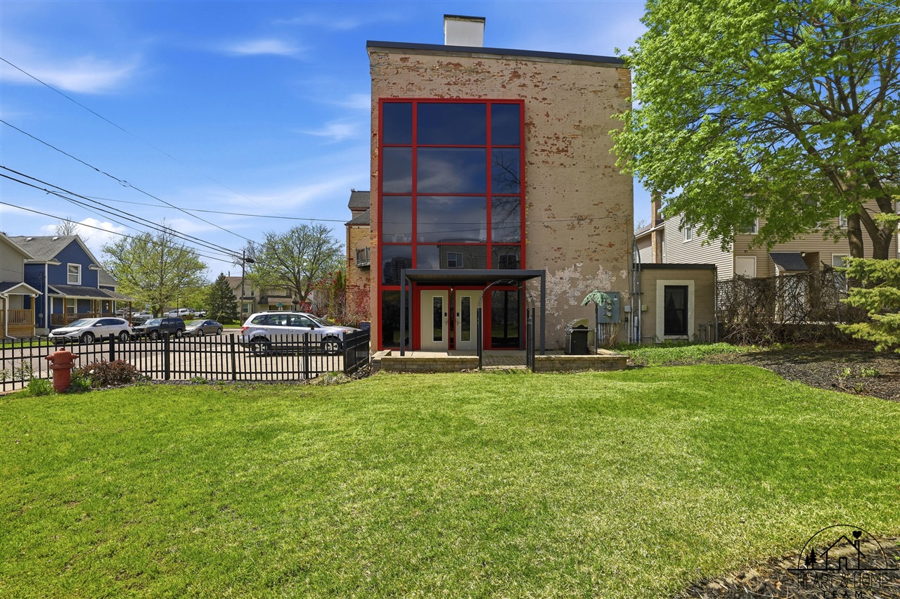40 Lexington Avenue Property Photo 11