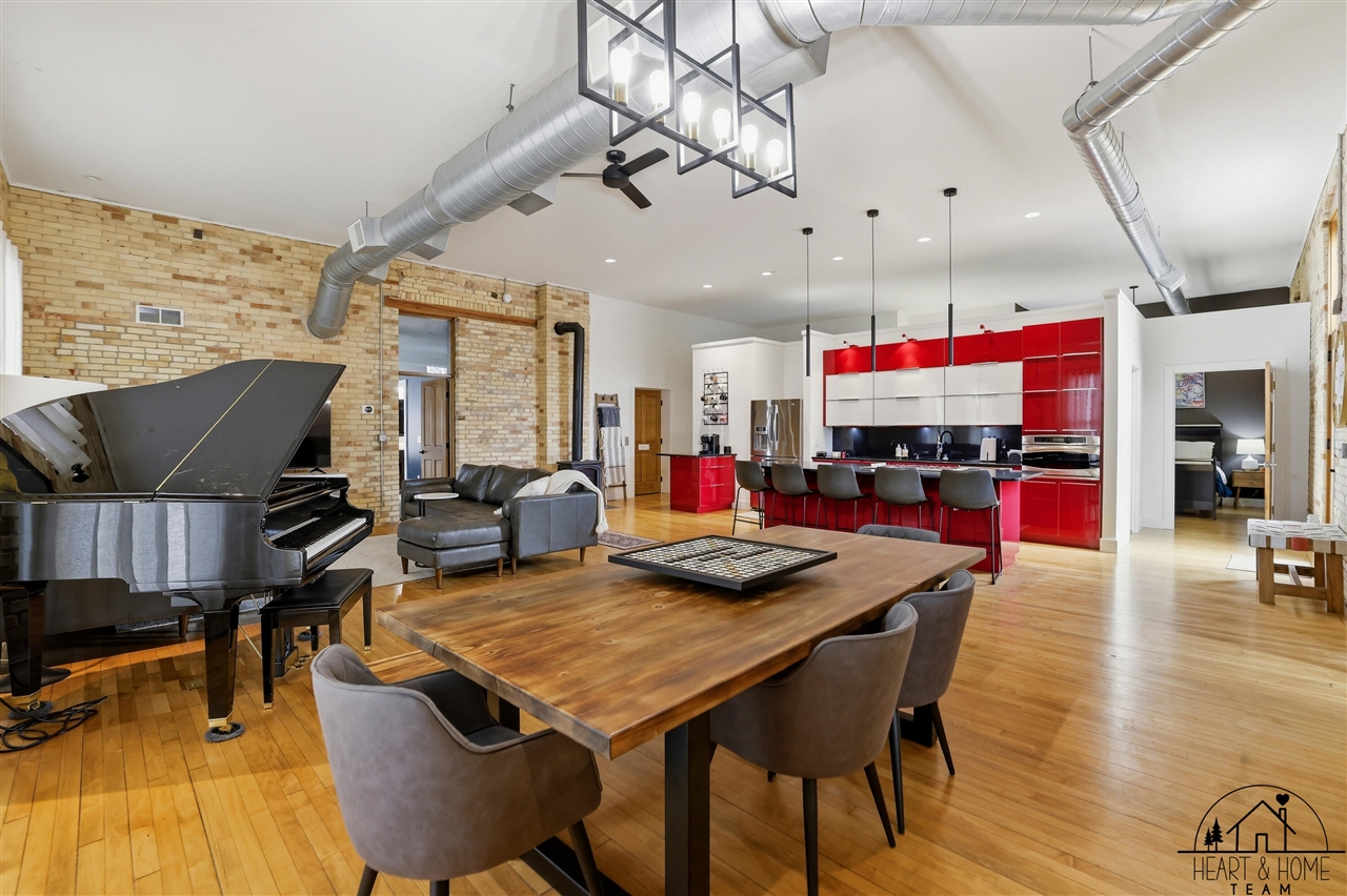 40 Lexington Avenue Property Photo 13