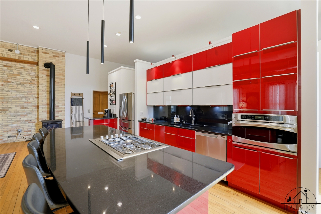 40 Lexington Avenue Property Photo 14