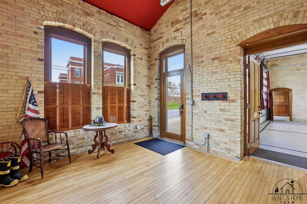 40 Lexington Avenue Property Photo 34