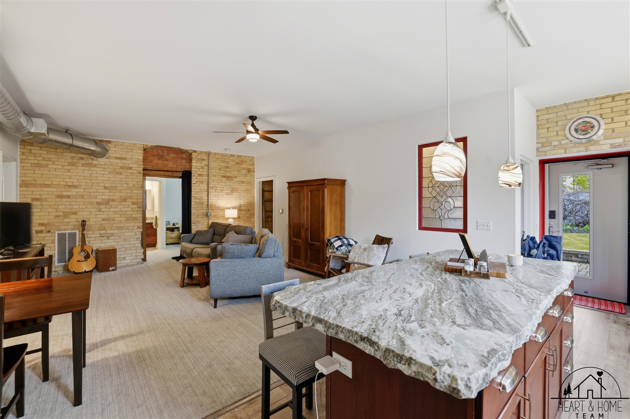 40 Lexington Avenue Property Photo 59