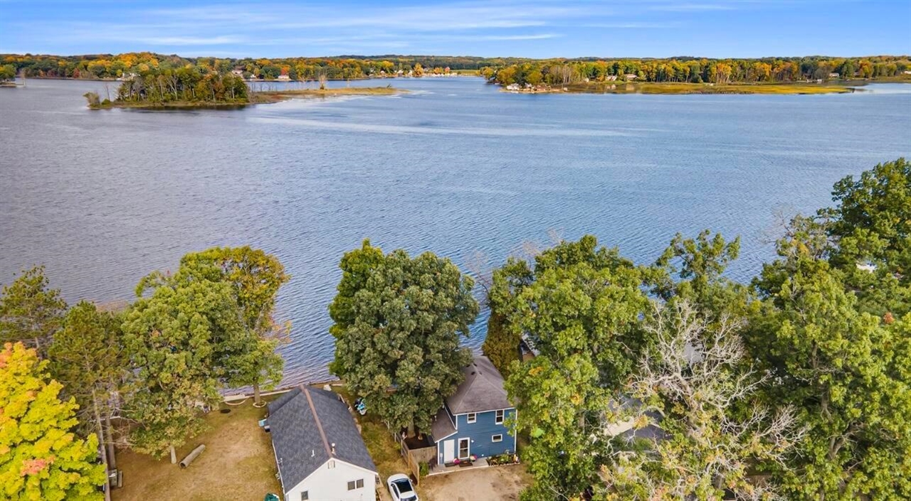 6726 Island Drive Property Photo 1