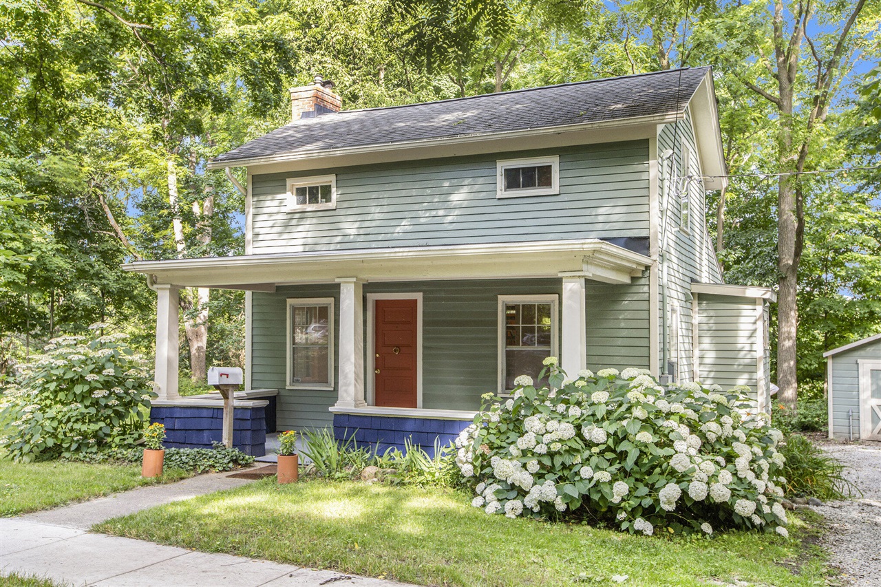1308 Traver Road Property Photo 2