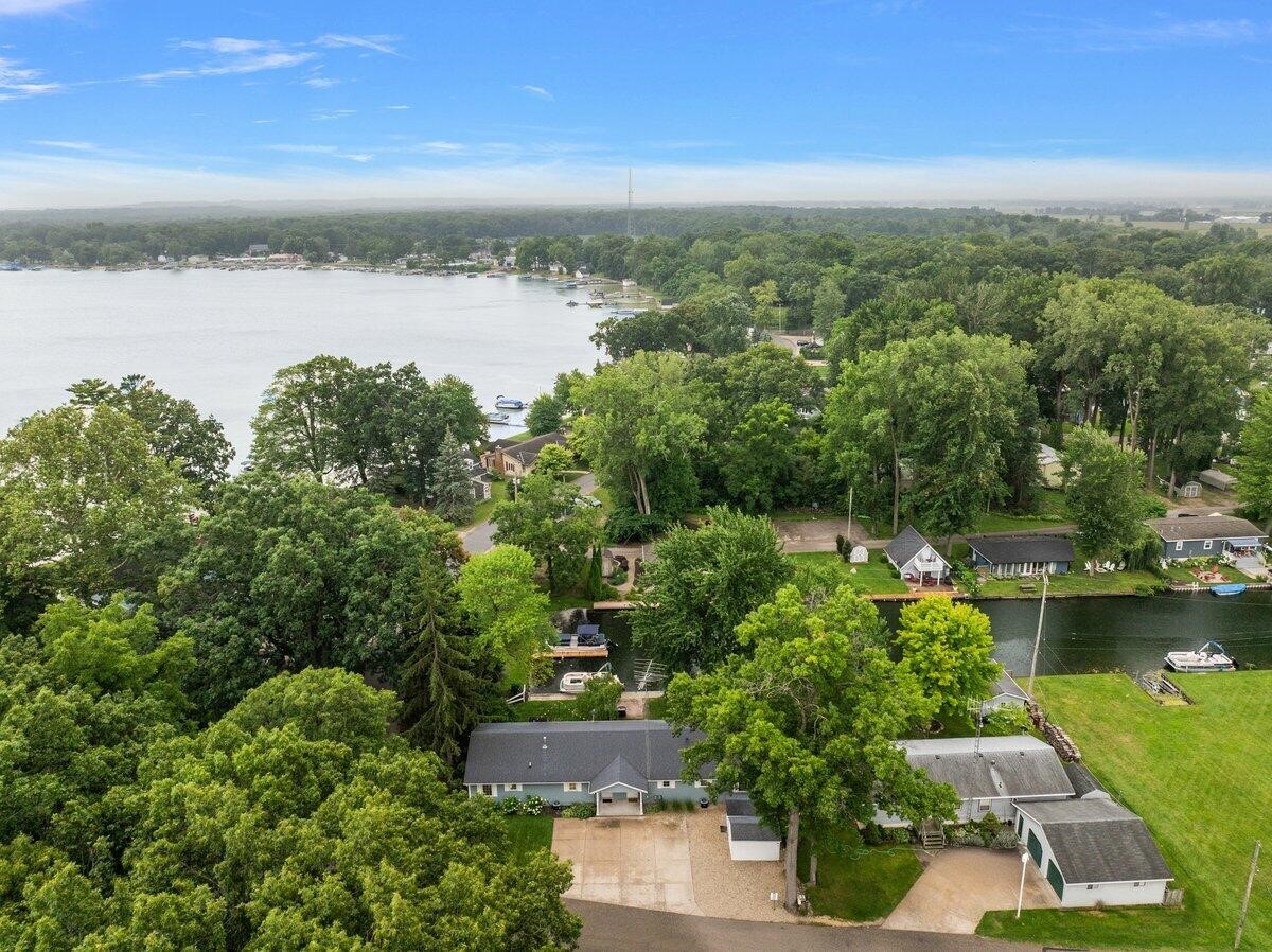 70529677 Property Photo 2