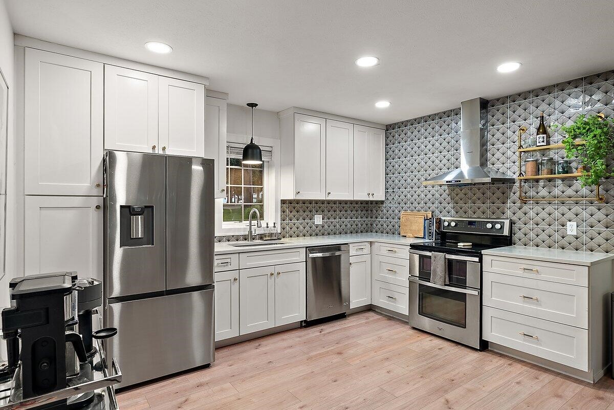 70529677 Property Photo 9