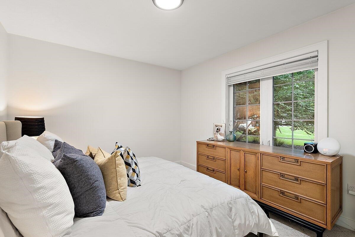 70529677 Property Photo 12