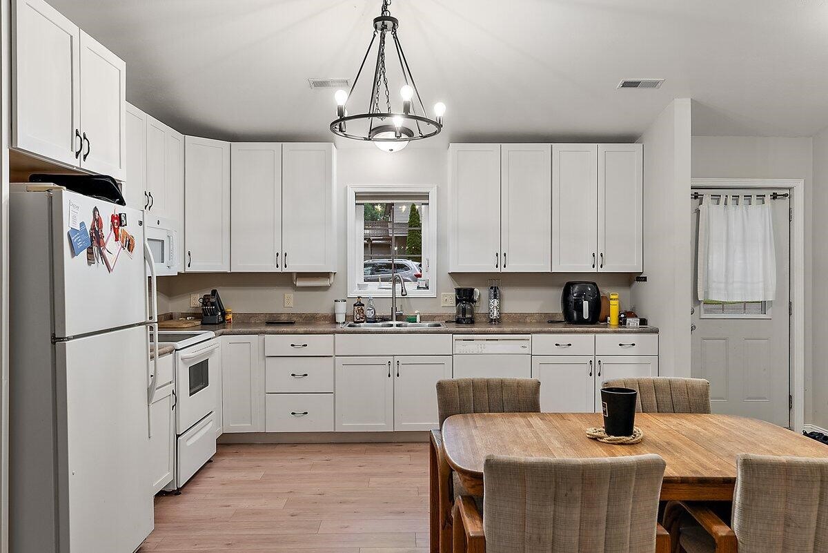 70529677 Property Photo 15