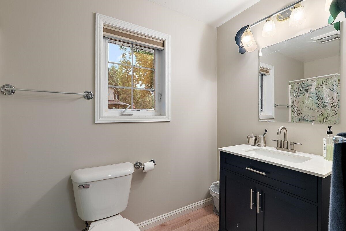 70529677 Property Photo 17