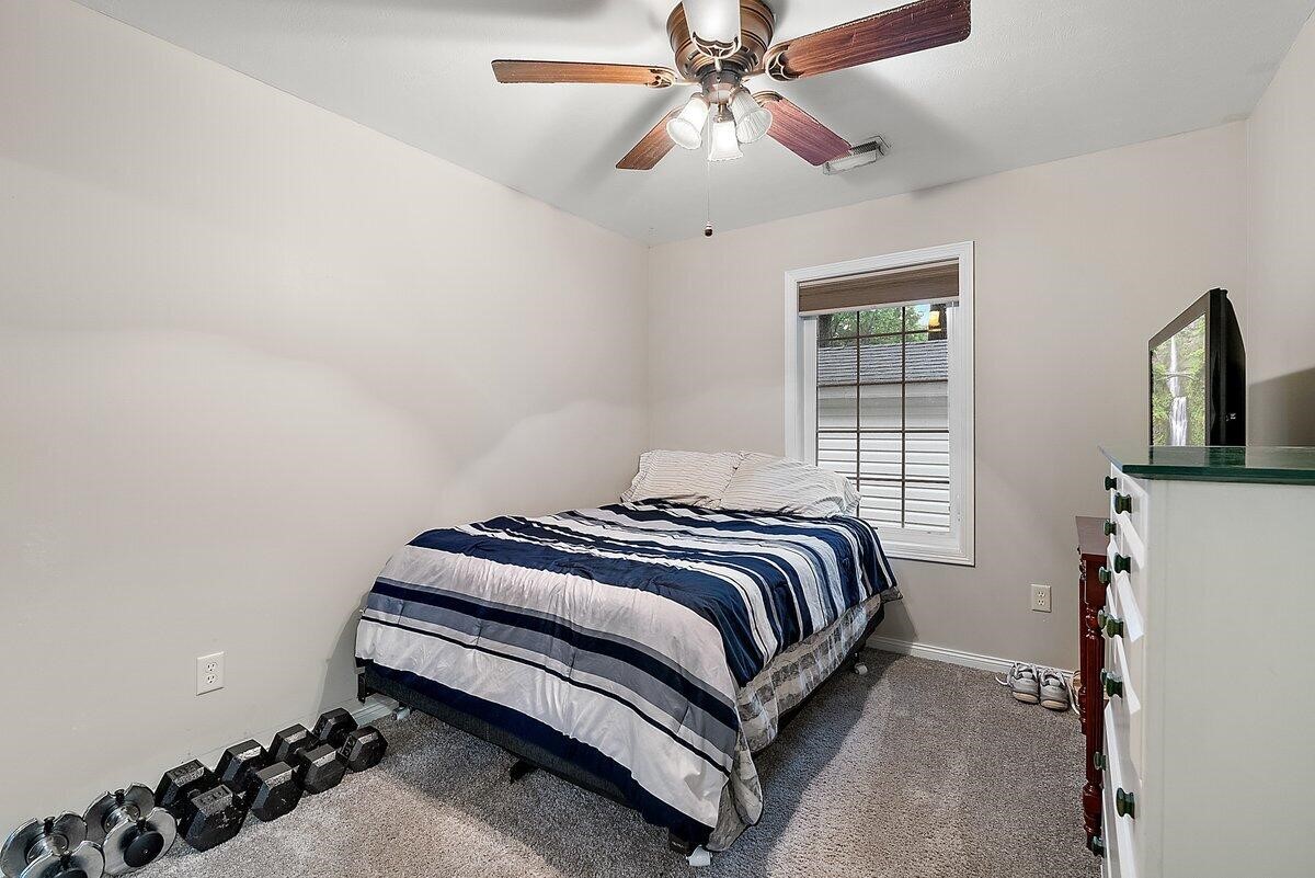 70529677 Property Photo 19