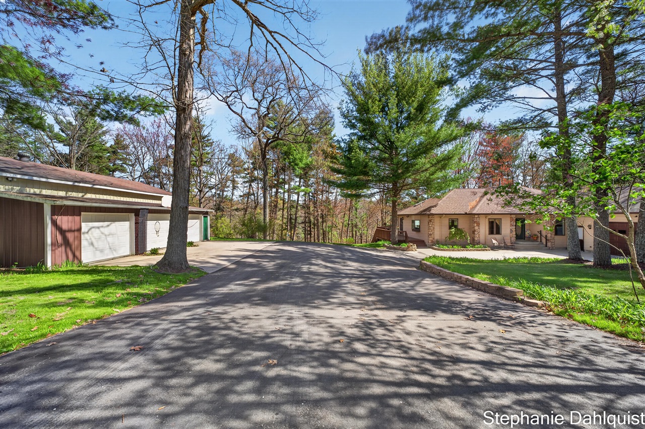9160 Mill Pond Trail Property Photo 4