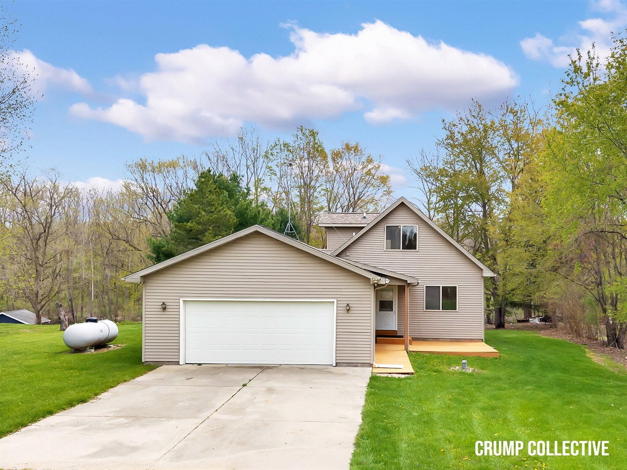 9129 Lakeside Drive Property Photo 1