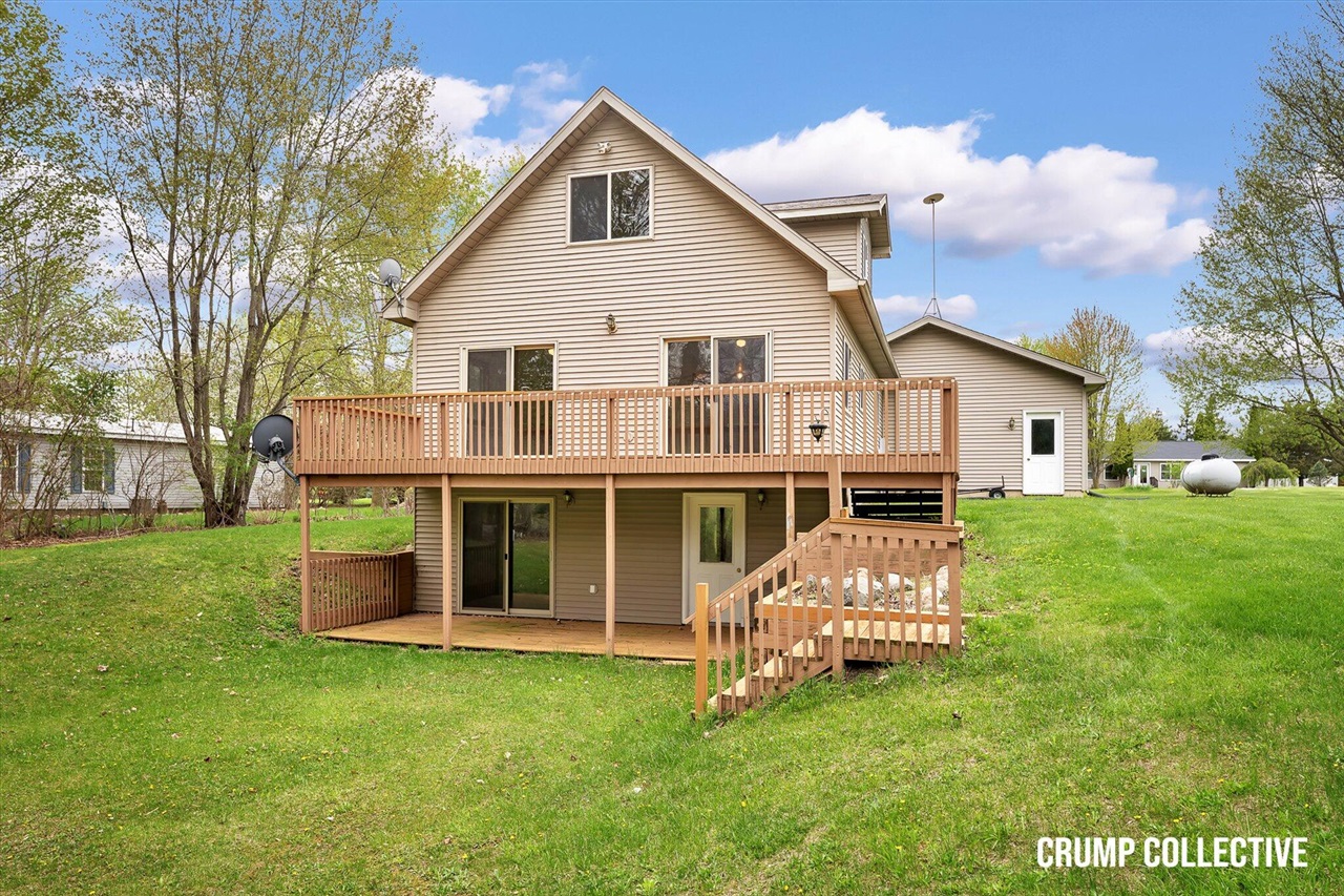 9129 Lakeside Drive Property Photo 5