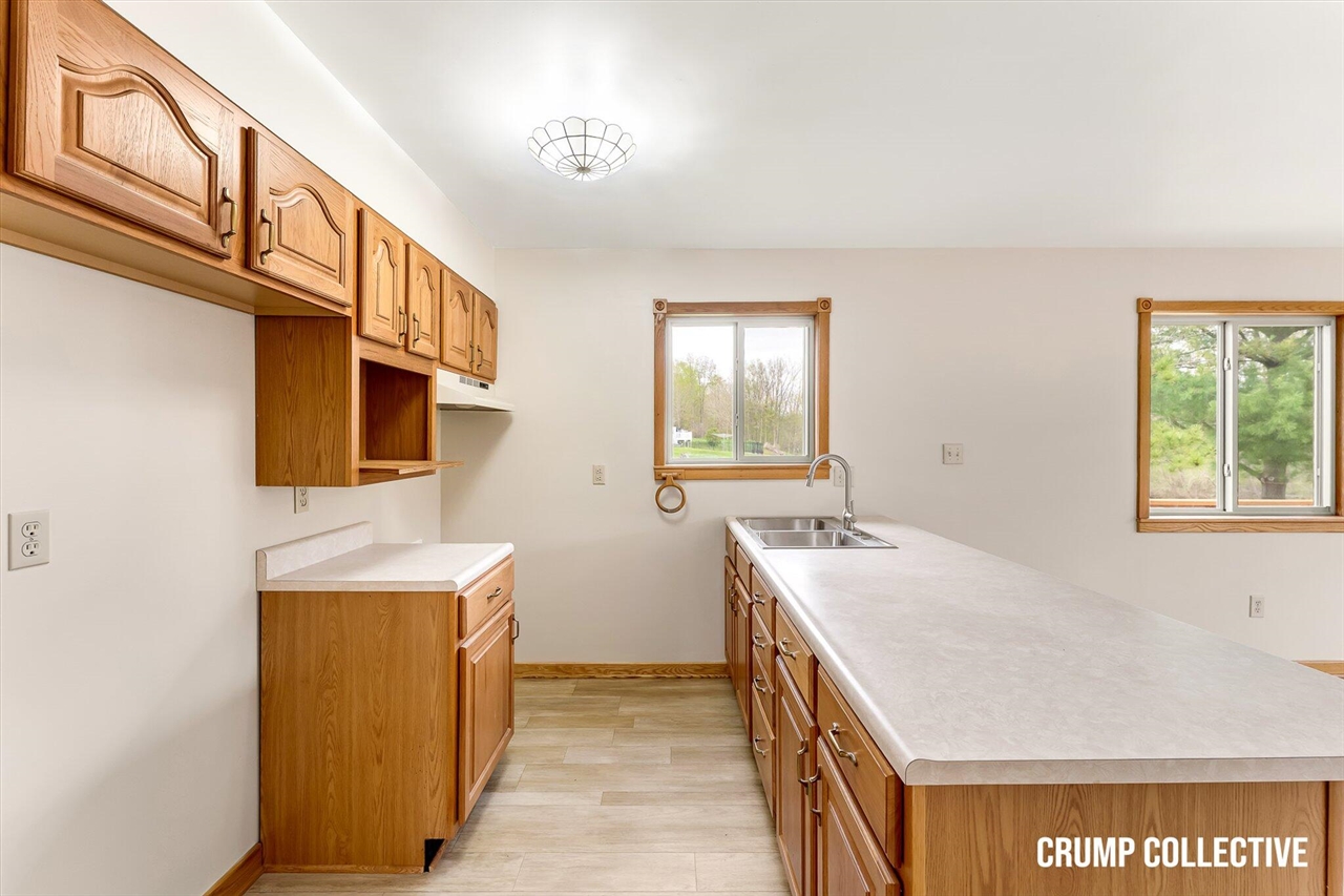 9129 Lakeside Drive Property Photo 14