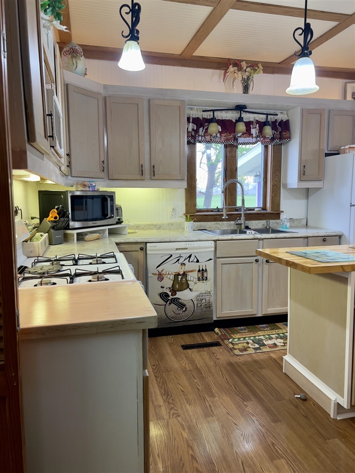 1033 Washington Boulevard Property Photo 12