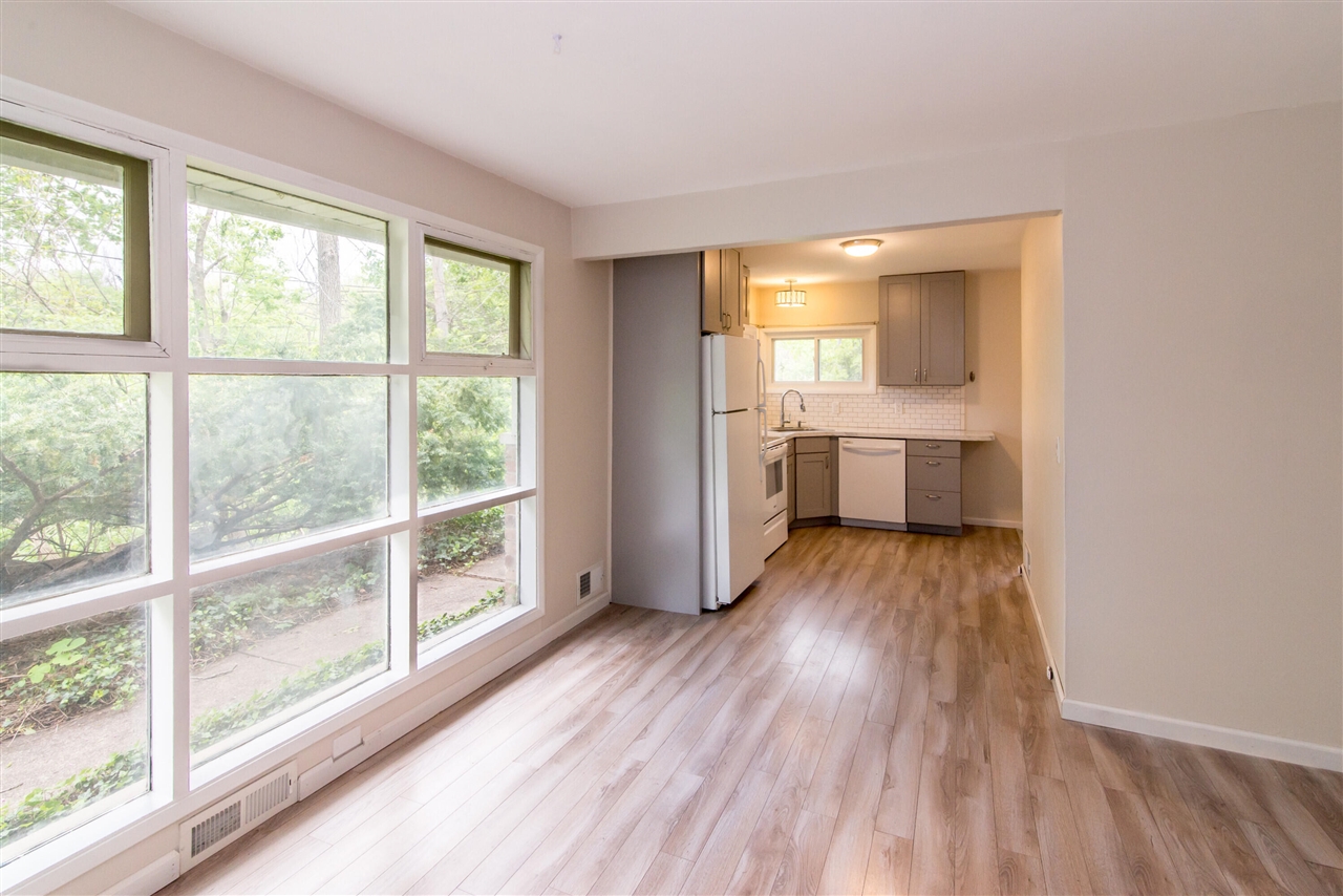 413 S Revena Boulevard Property Photo 4