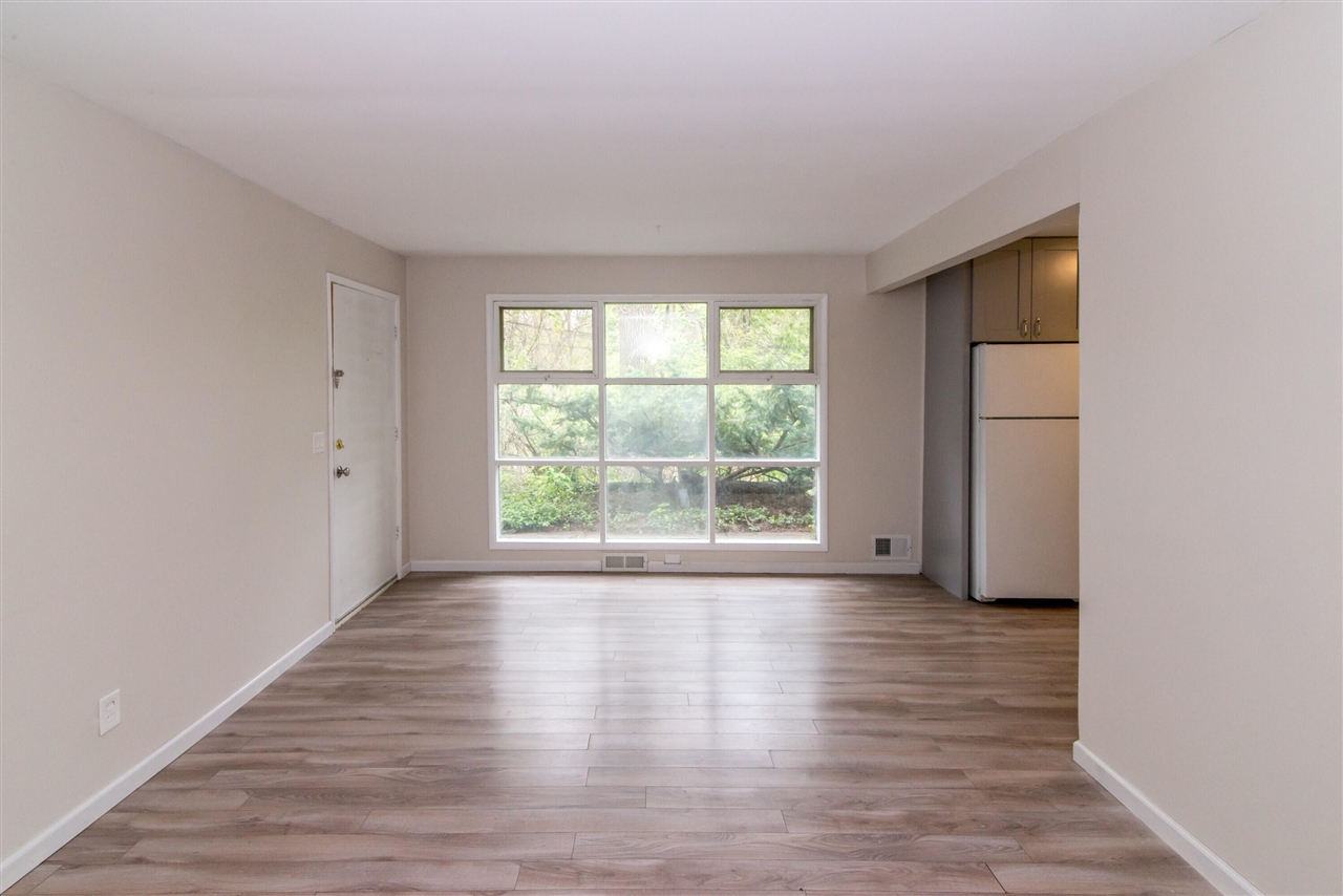 413 S Revena Boulevard Property Photo 5