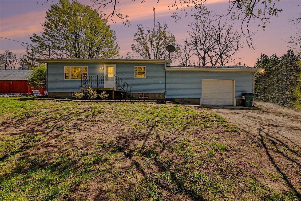 17845 7 Mile Road Property Photo 1