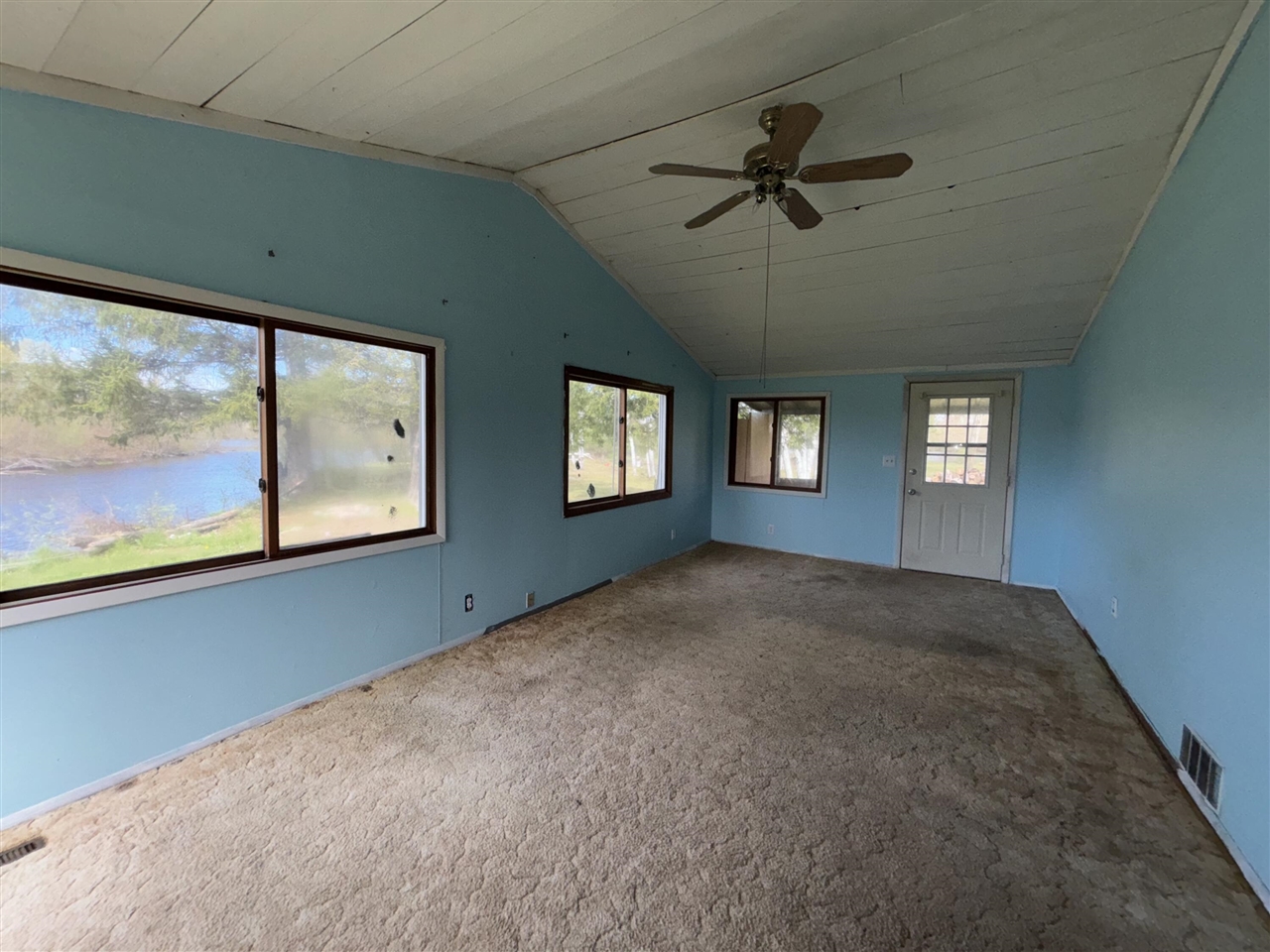 191 Haddix Boulevard Property Photo 10