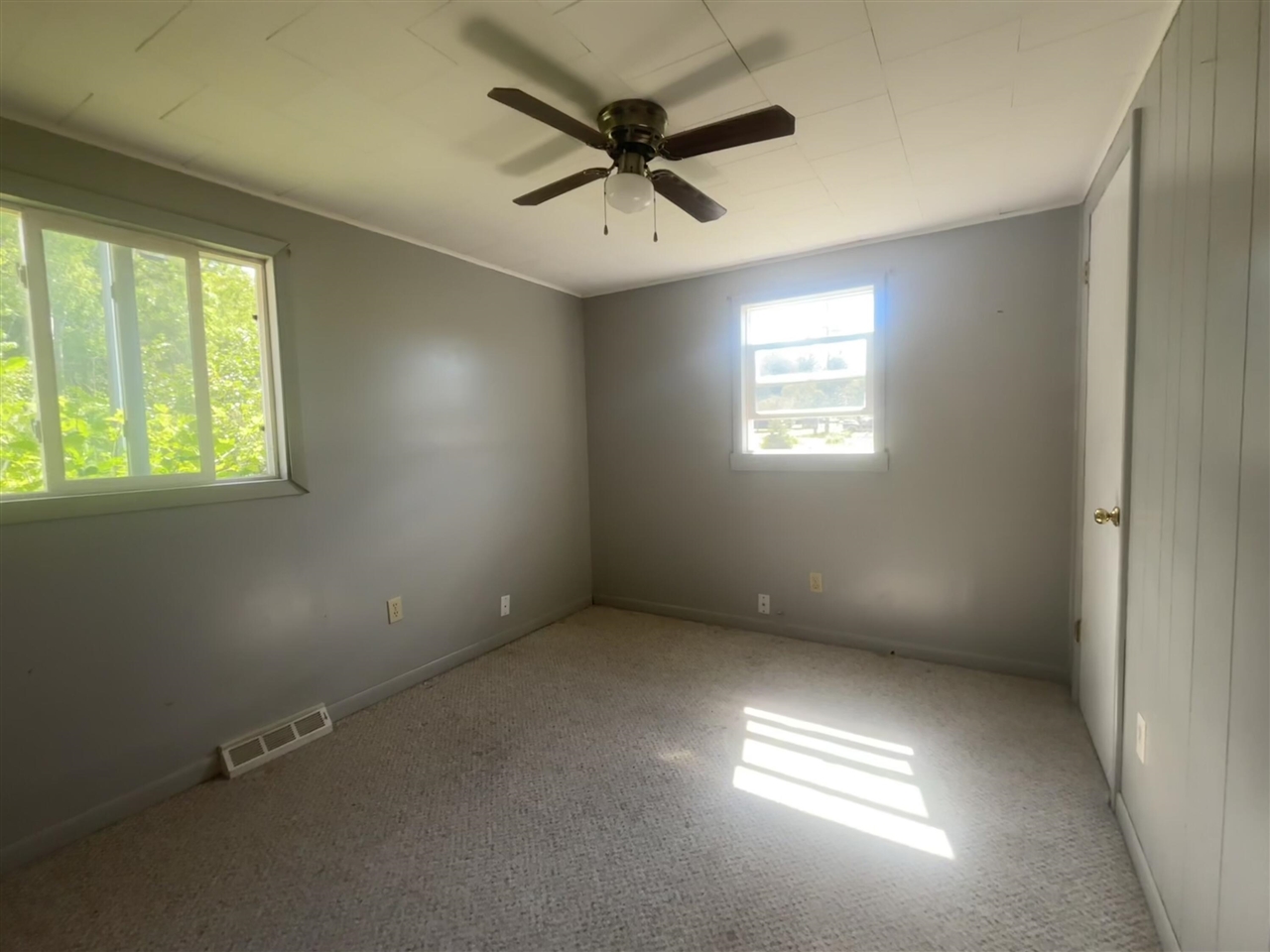 191 Haddix Boulevard Property Photo 12