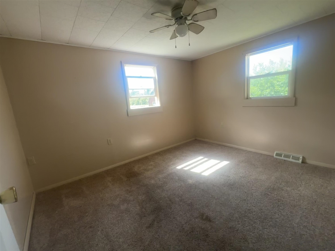 191 Haddix Boulevard Property Photo 13