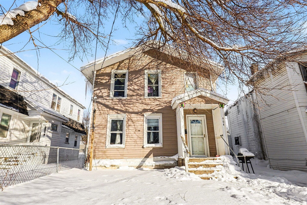 904 College Avenue Property Photo 1