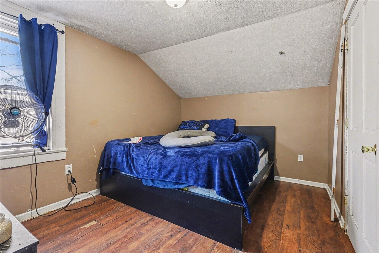 904 College Avenue Property Photo 15