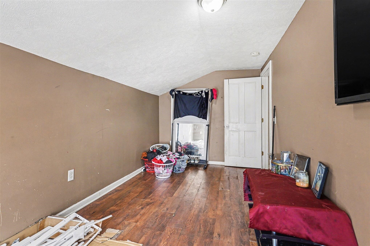 904 College Avenue Property Photo 20