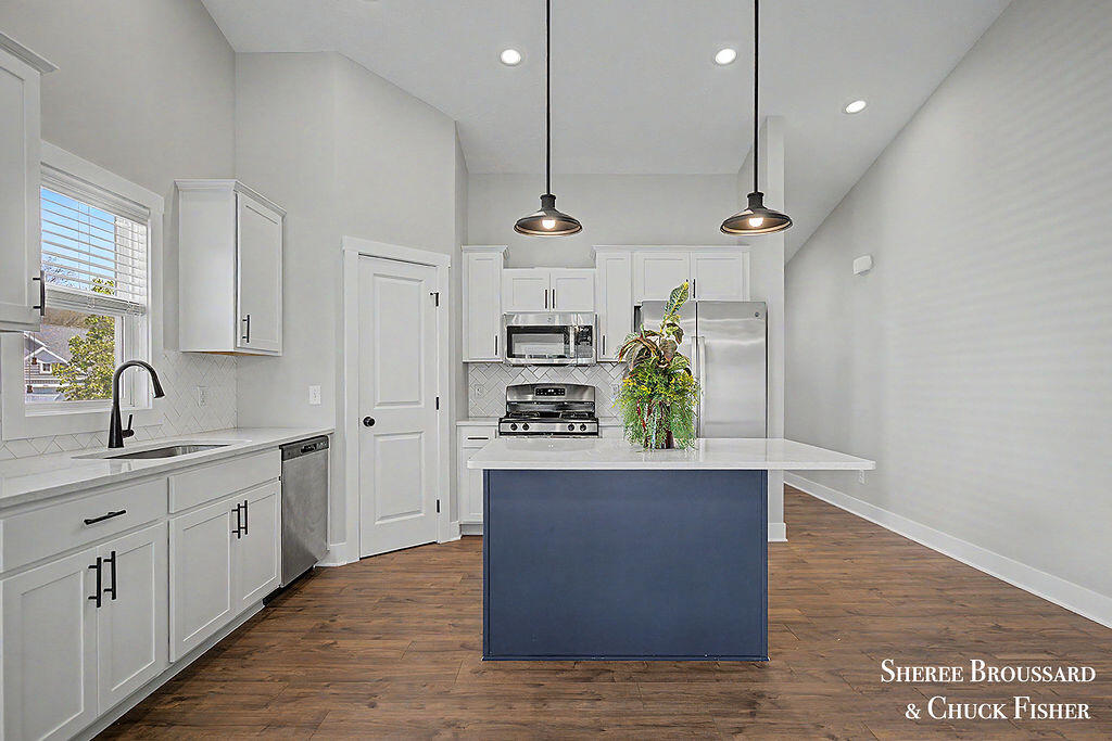 2914 Veld Creek Drive Property Photo 8