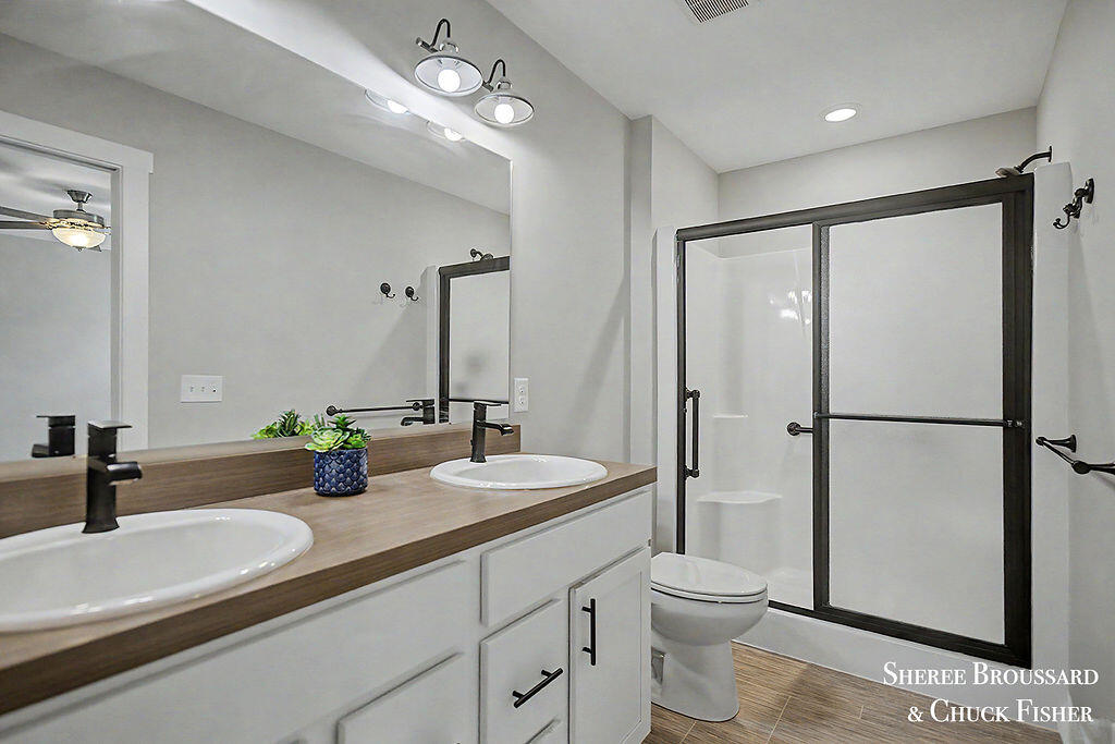 2914 Veld Creek Drive Property Photo 27