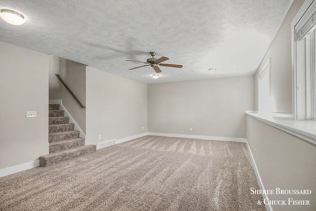 2914 Veld Creek Drive Property Photo 28