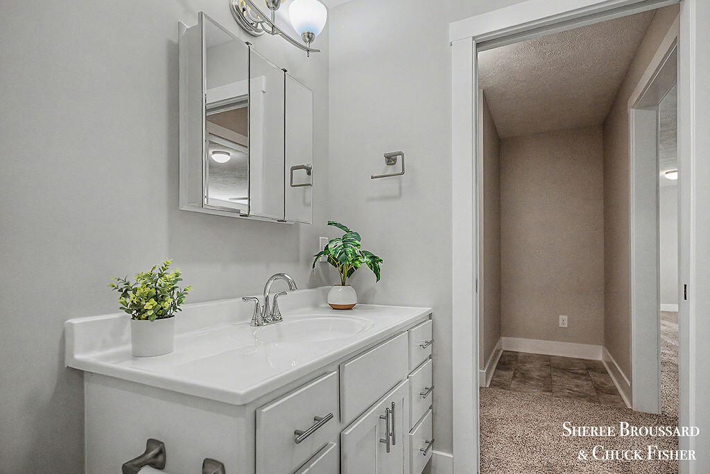 2914 Veld Creek Drive Property Photo 33